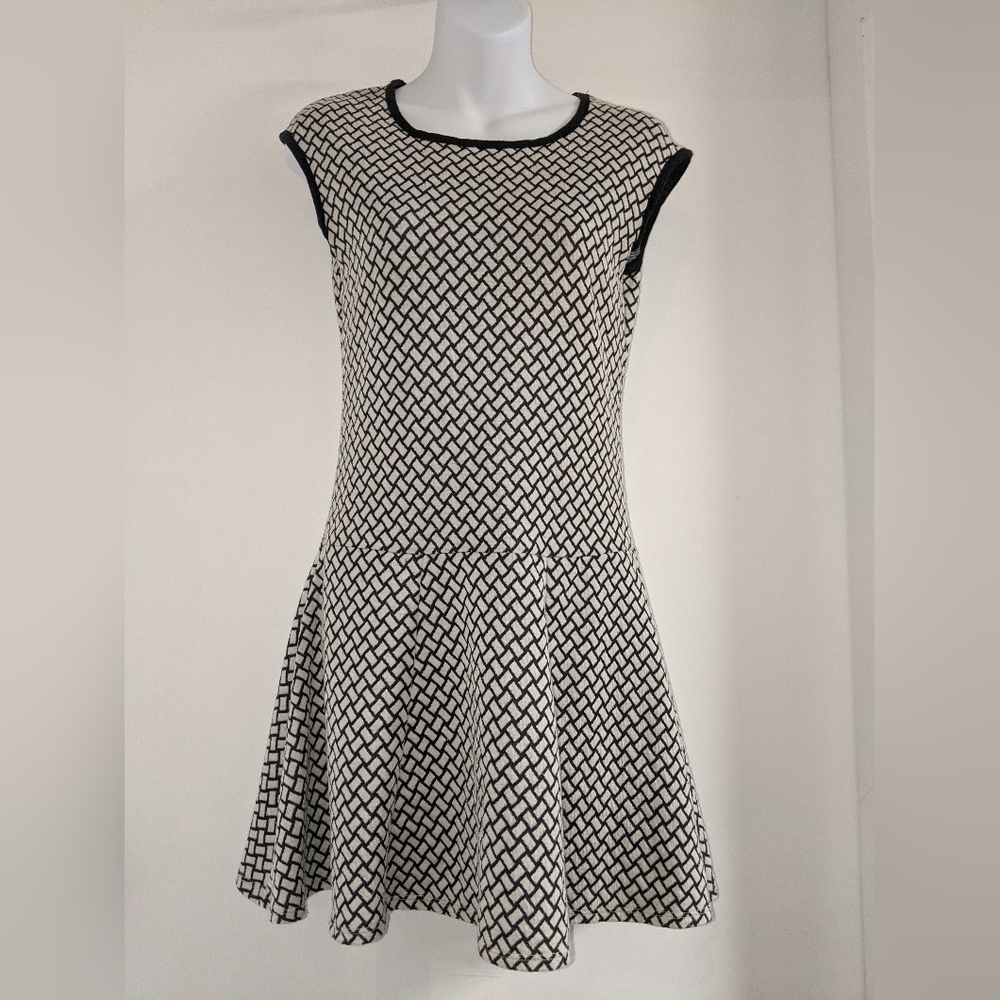 Black and white pattern dress
